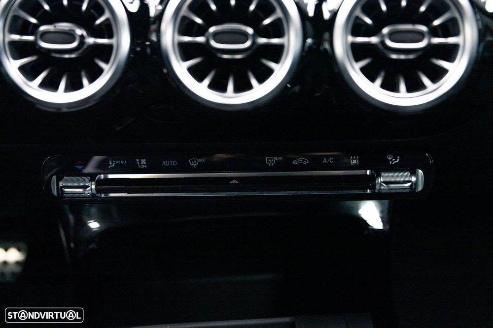 Mercedes-Benz A 250 Limousine e AMG Line - 39