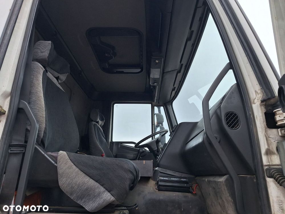 Iveco Eurotrakker 260E38 6X4 + Cifa 32 - 35