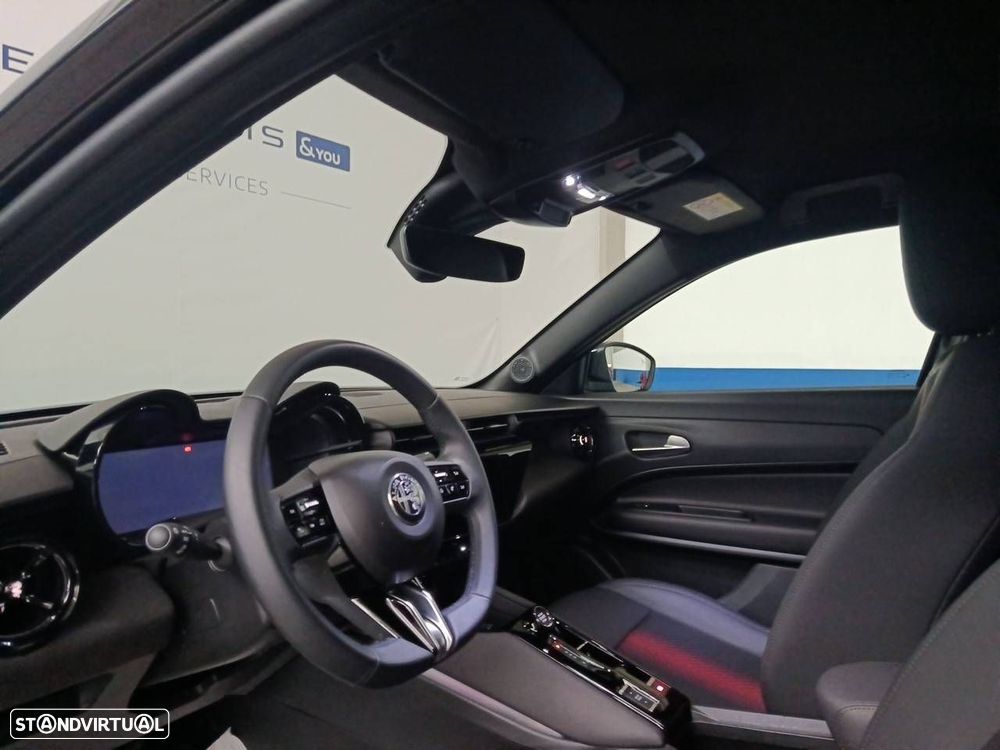 Alfa Romeo Junior 54 kWh Sport Speciale - 8