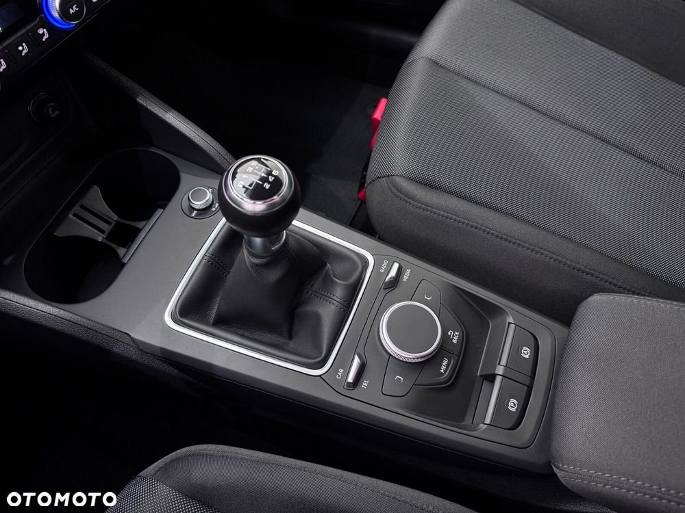 Audi Q2 30 TFSI - 26