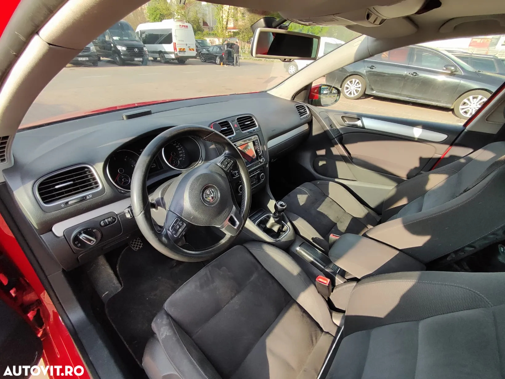 Volkswagen Golf 1.6 TDI DPF Highline - 12