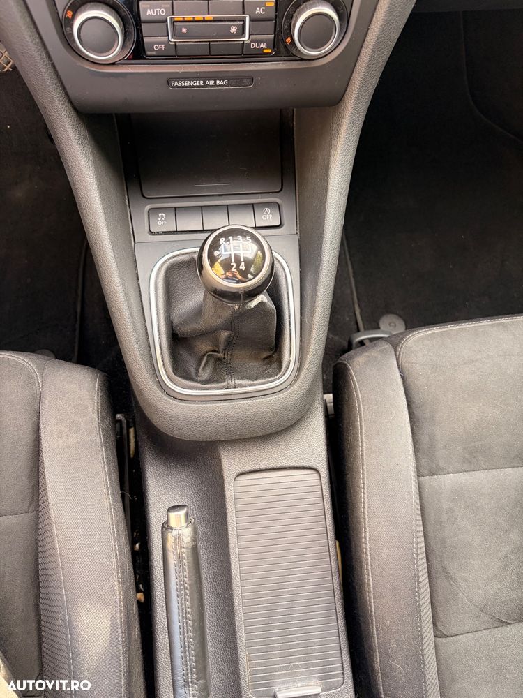 Volkswagen Golf 1.6 TDI DPF BlueMotion Technology Comfortline - 11