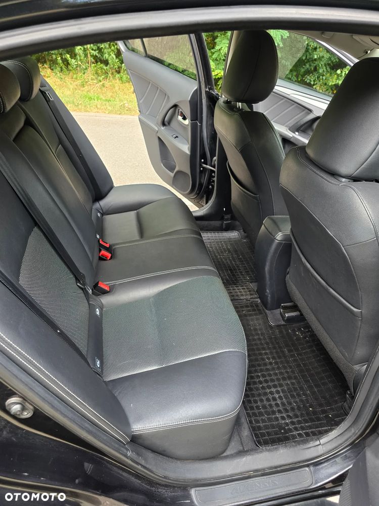 Toyota Avensis 2.0 D-4D Premium - 26