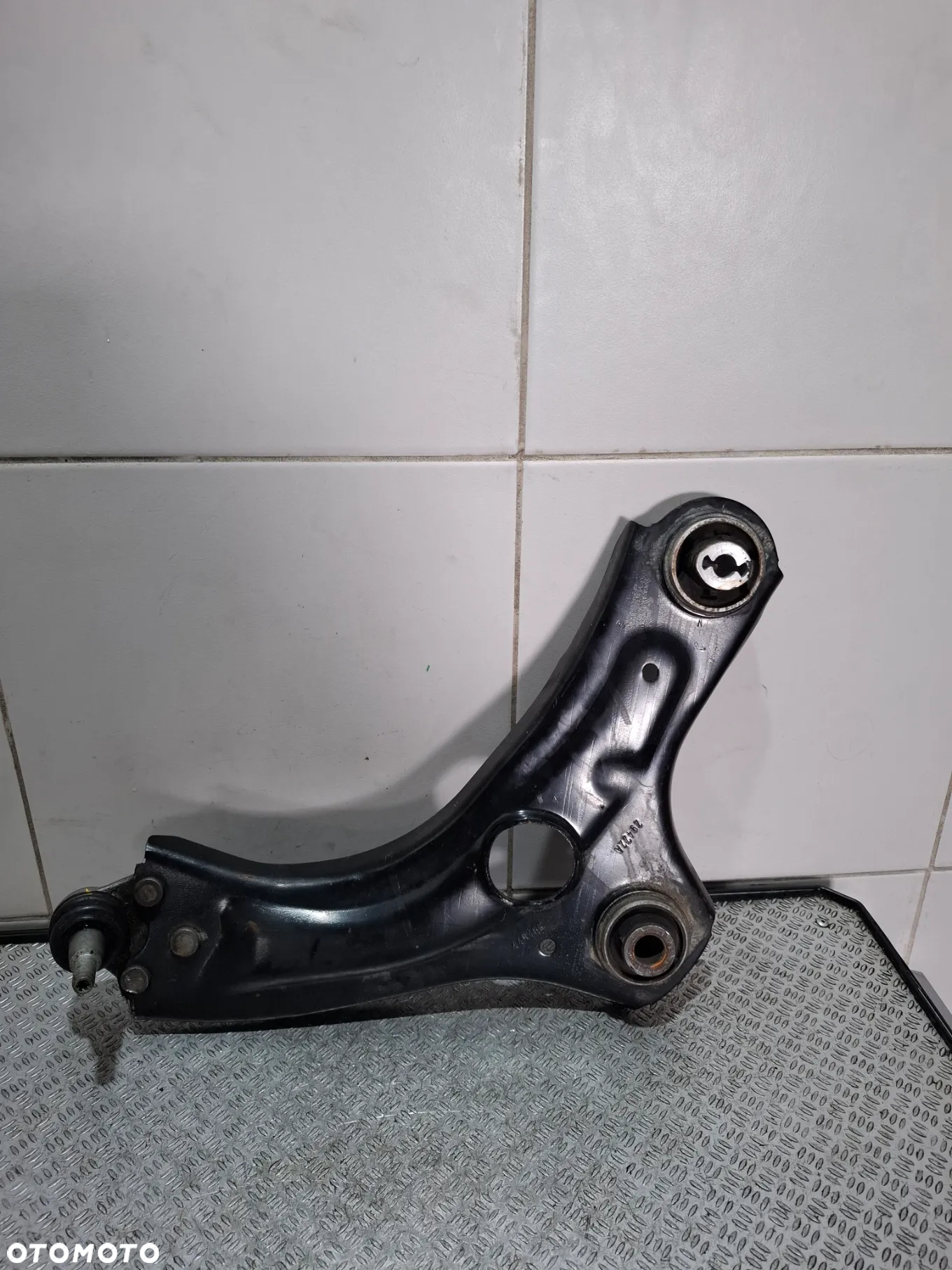 Wahacz prawy przód Renault Clio V 2022 rok 1,6 E-tech nr 5450022446R - 3