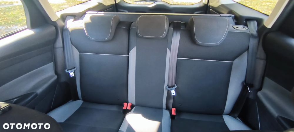 Ford Focus 1.6 Trend - 16