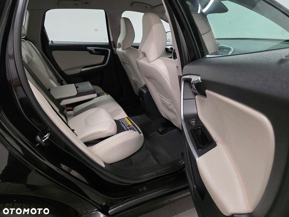 Volvo XC 60 D3 Drive-E Ocean Race - 30