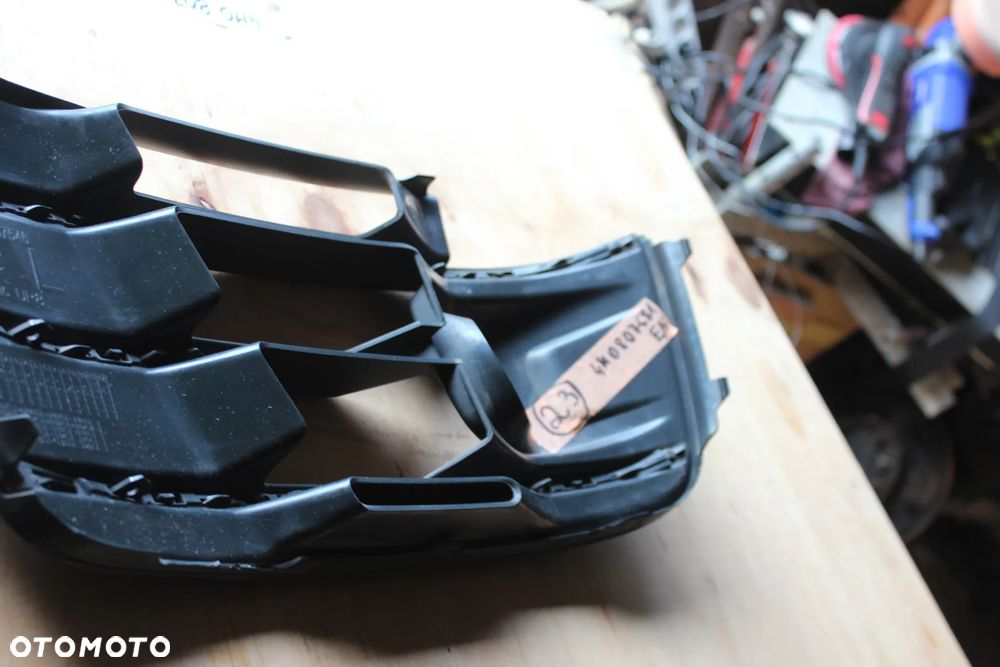 KRATKA ZDERZAKA LEWA AUDI Q7 4M 4M0807681E 2018 - 21