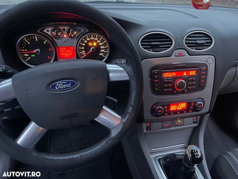 Ford Focus Turnier 1.6 TDCi DPF SYNC Edition - 40
