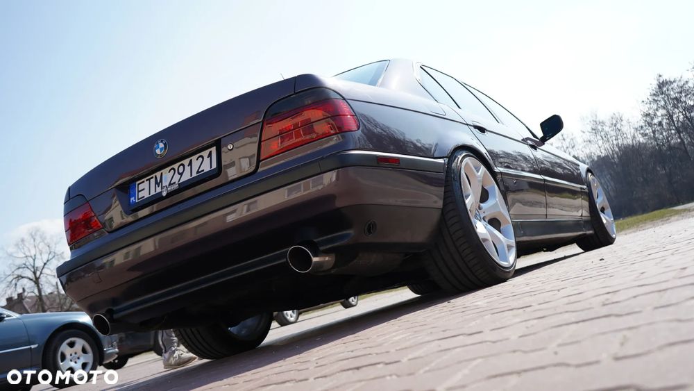 BMW Seria 7 728i L - 3