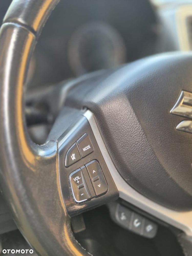 Suzuki SX4 1.6 Comfort Plus - 10