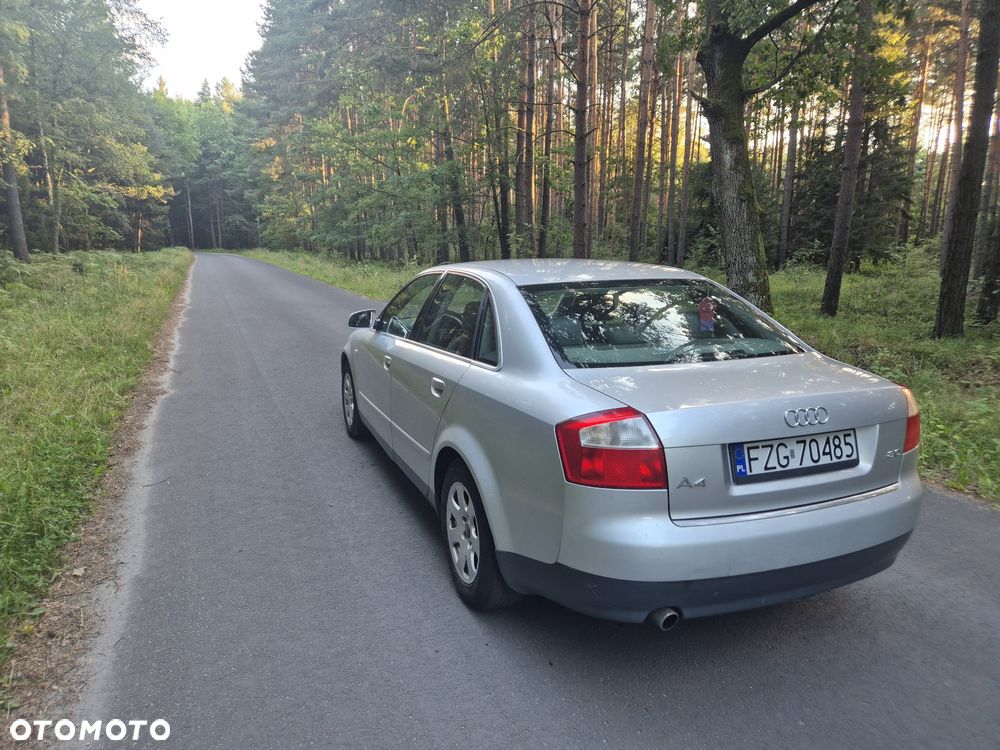 Audi A4 Limousine - 3