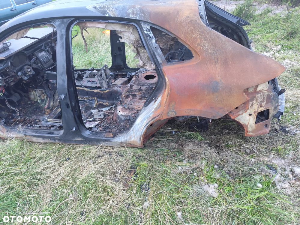 Porsche Macan Turbo S 14r. Blotnik lewy tył ćwiartka dach podłużnica przód lewa dokumenty - 13