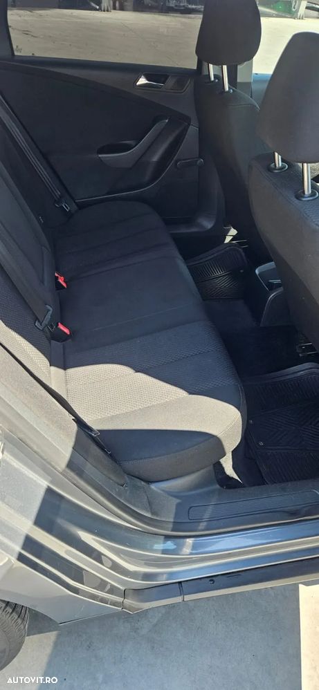 Volkswagen Passat Variant 2.0 TDI DPF - 16