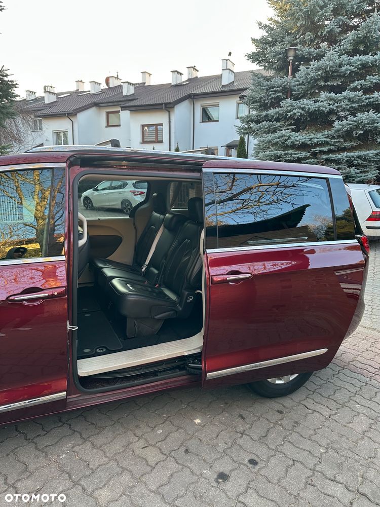 Chrysler Pacifica - 9