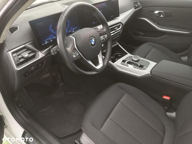 BMW Seria 3 318i - 10