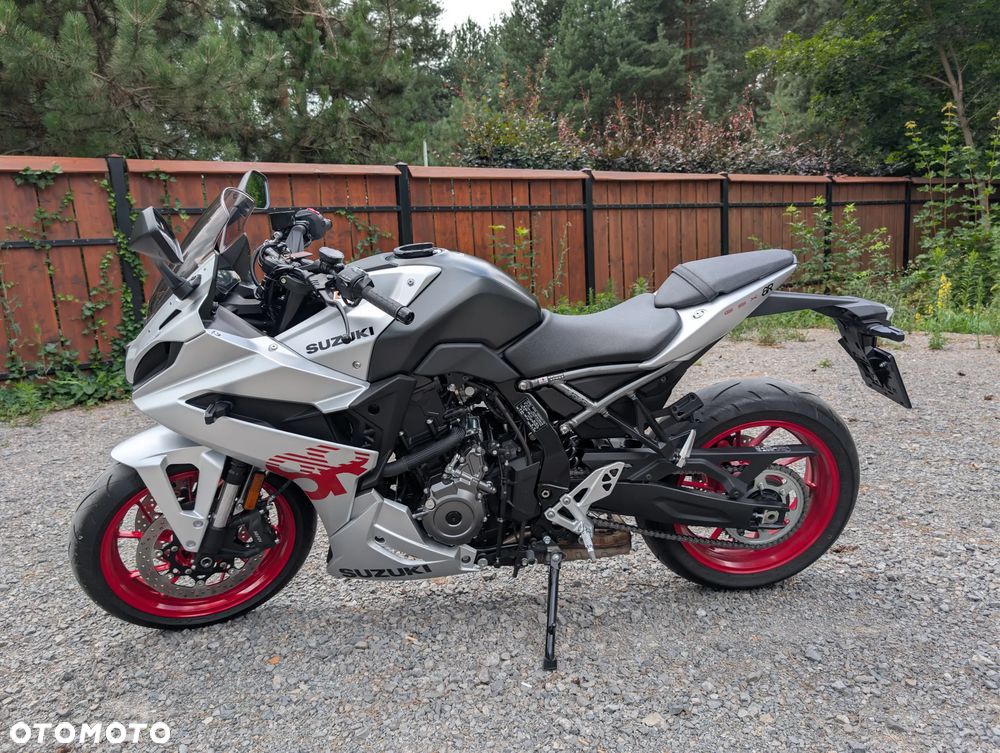 Suzuki GSX - 2