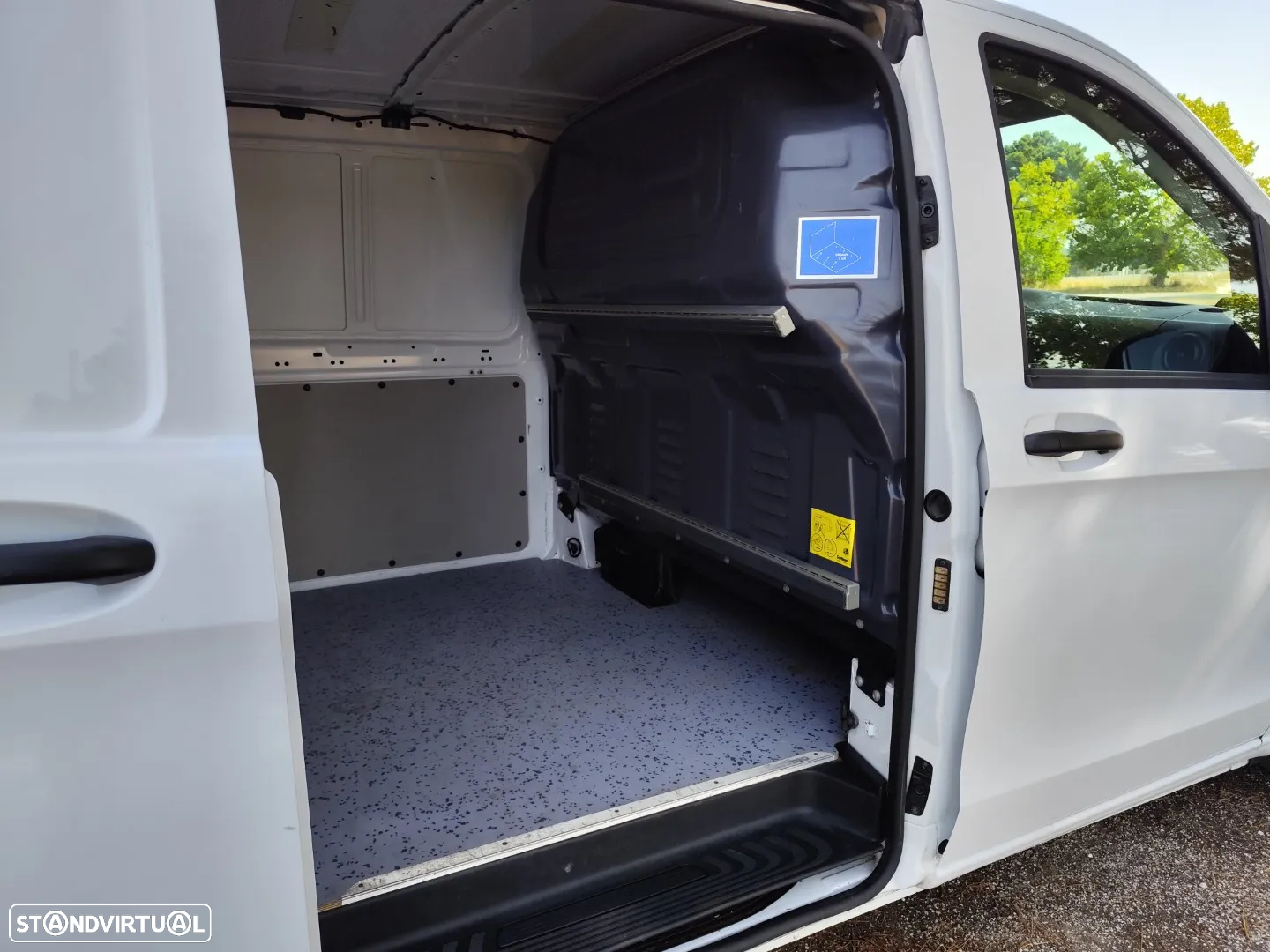 Mercedes-Benz Vito 111 CDi Longa - 18