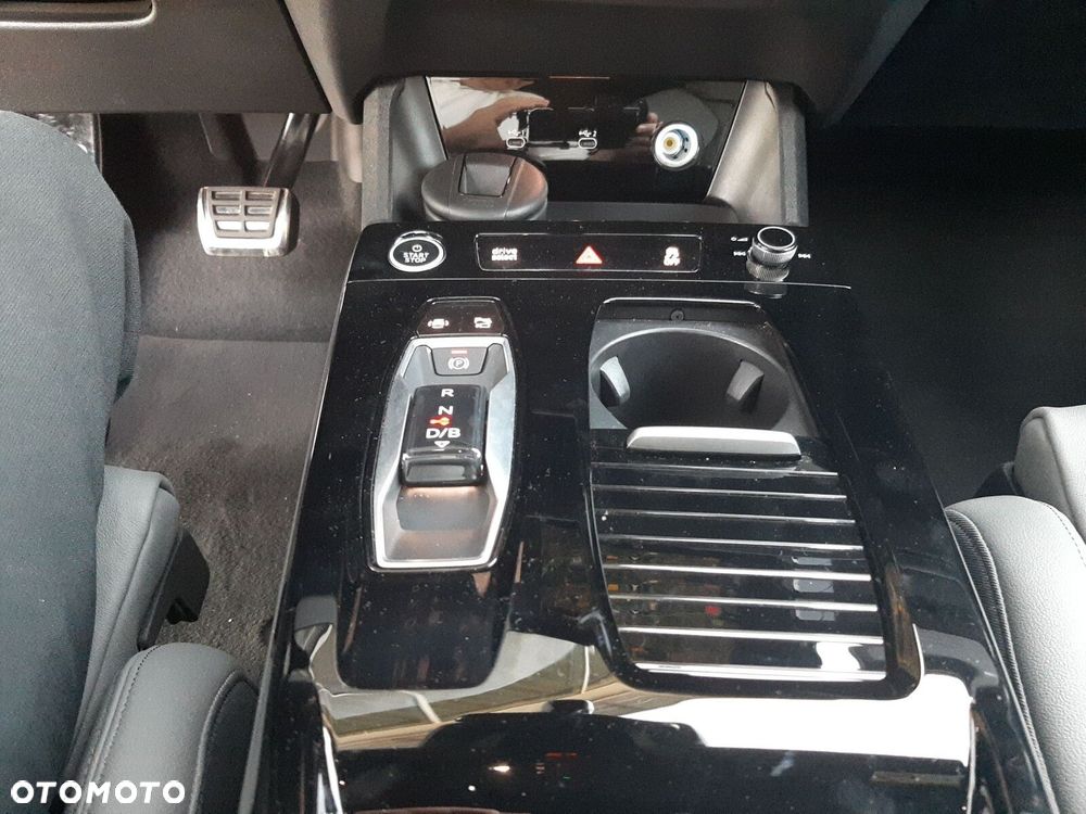 Audi Q6 e-tron - 29