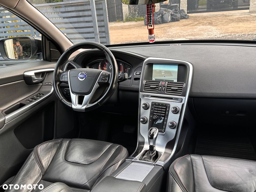 Volvo XC 60 D3 Drive-E Ocean Race - 33