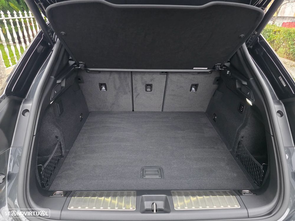 Porsche Macan Electric 4 - 18