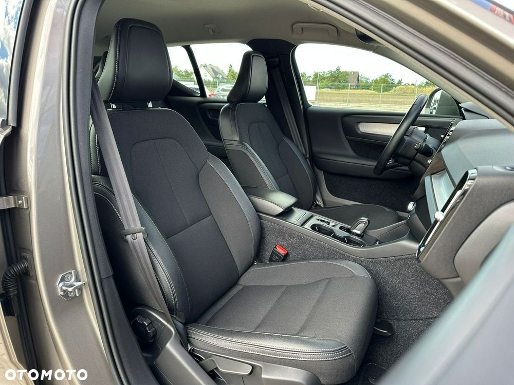 Volvo XC 40 T3 Geartronic Momentum - 17