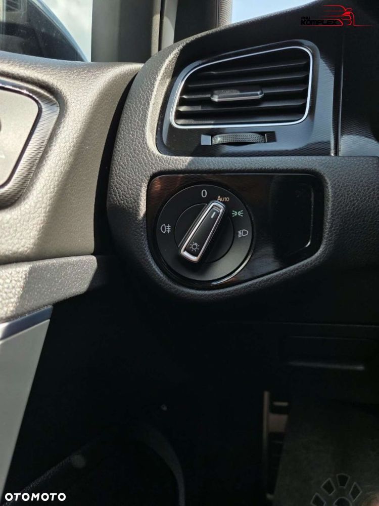 Volkswagen Golf - 24