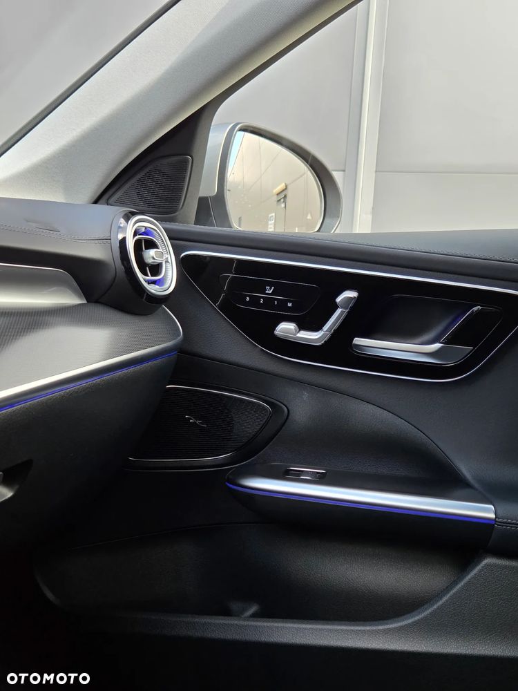 Mercedes-Benz Klasa C 220 d mHEV AMG - 38
