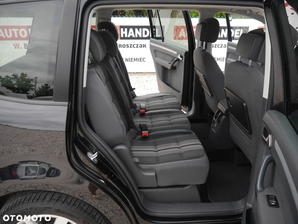 Volkswagen Touran 2.0 TDI DPF BlueMotion Technology MATCH - 20