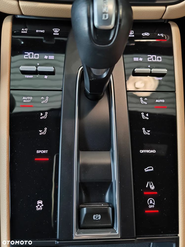 Porsche Macan Standard - 22