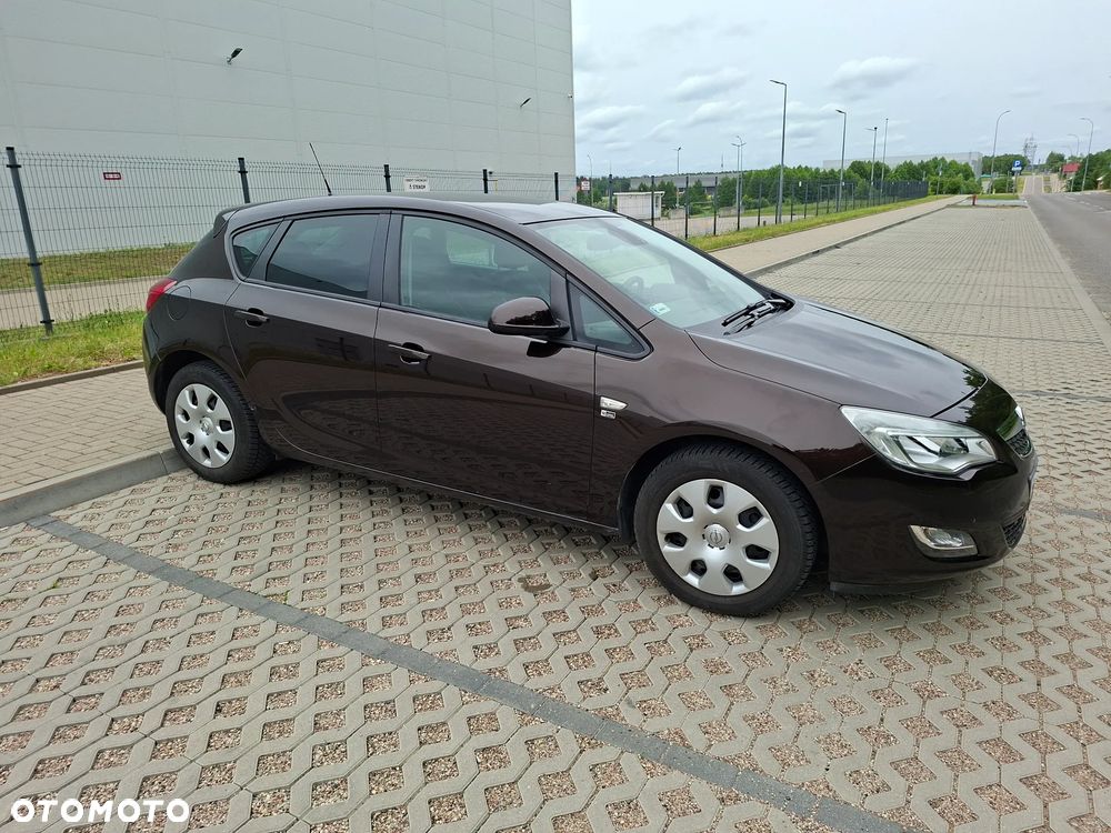 Opel Astra 1.4 Turbo 150 Jahre - 4