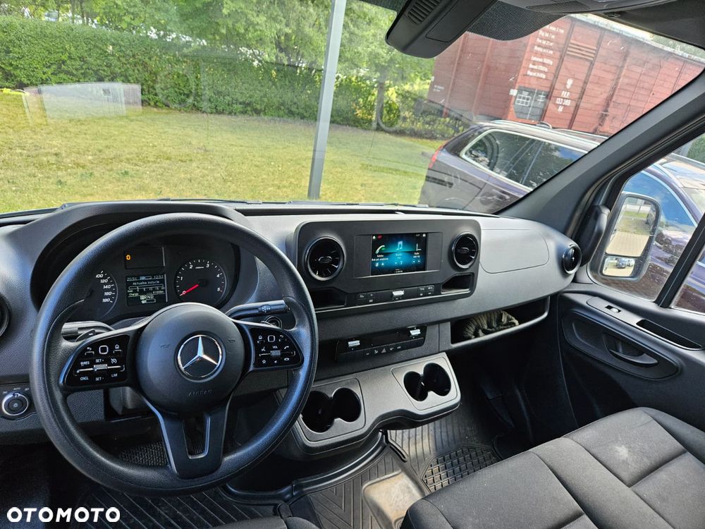 Mercedes-Benz Sprinter - 9
