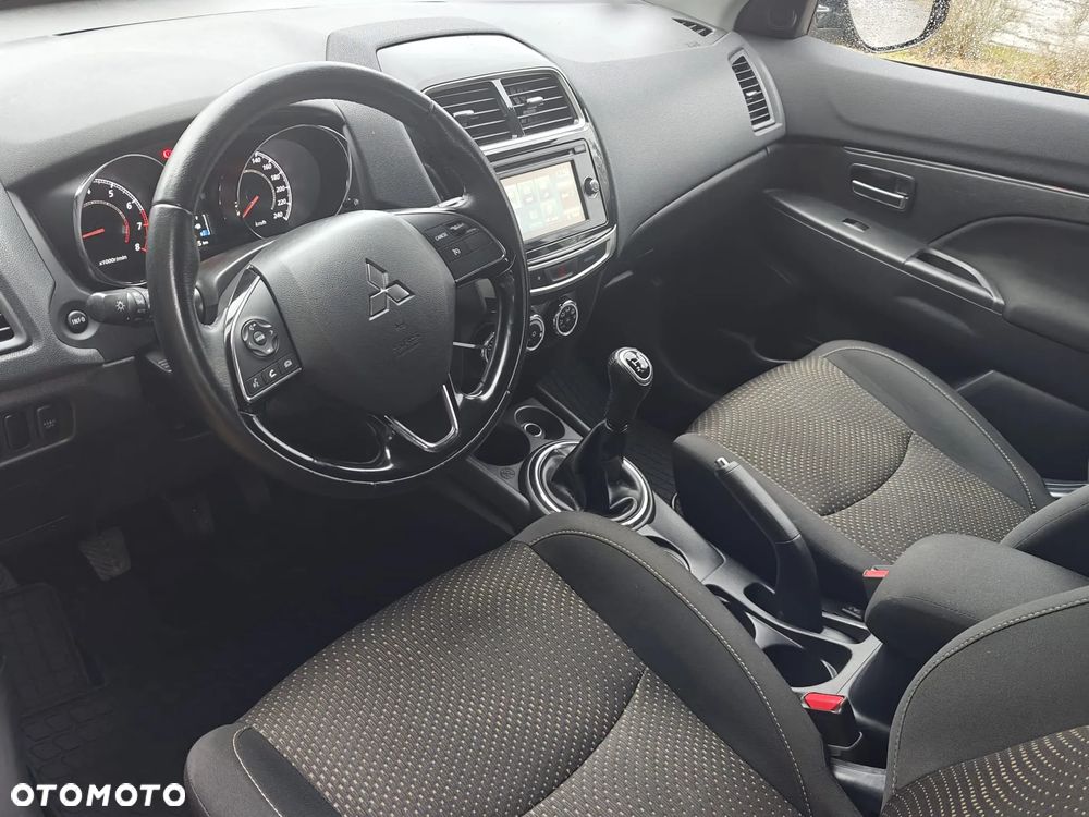 Mitsubishi ASX - 10