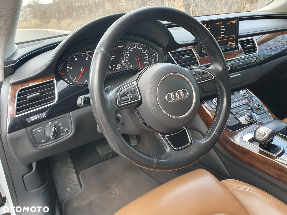 Audi A8 4.2 TDI DPF (clean diesel) quattro tiptronic - 22