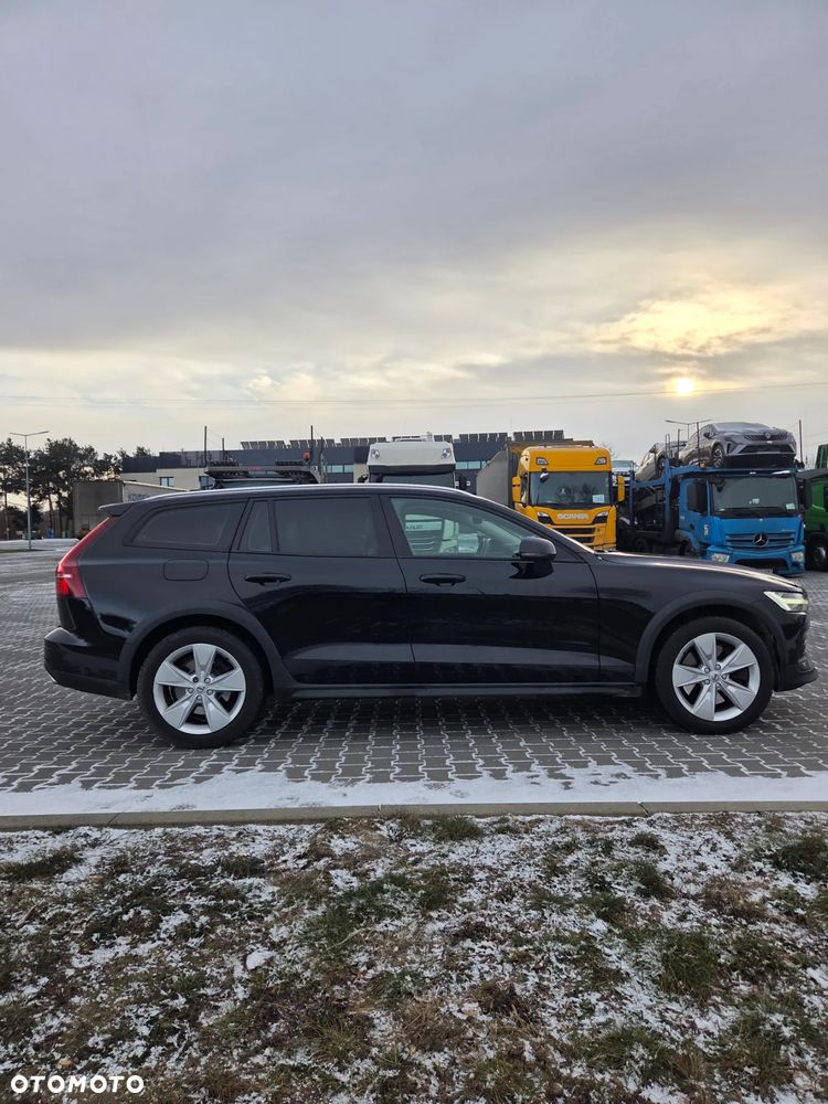 Volvo V60 Cross Country - 4