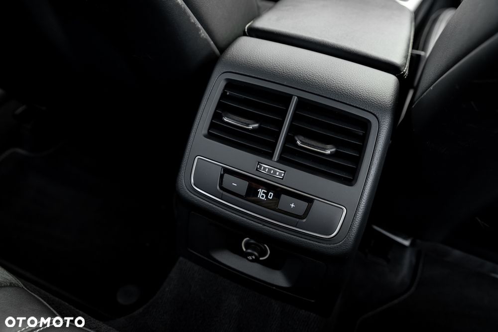 Audi A4 Avant 40 TDI quattro S tronic S line - 28