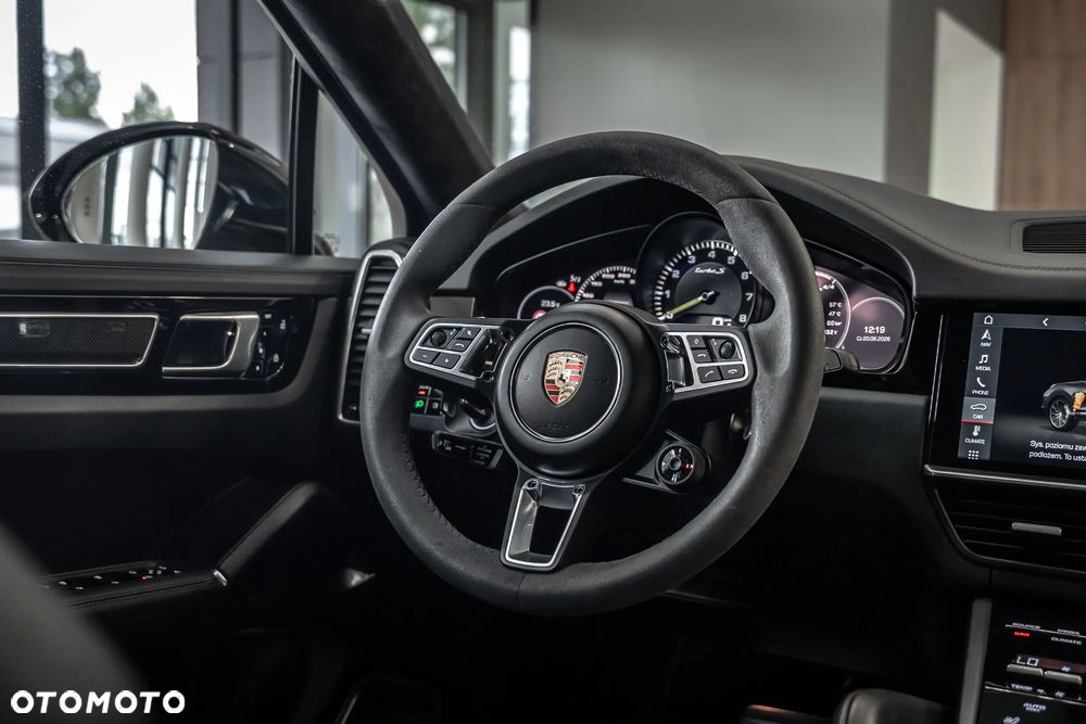 Porsche Cayenne - 26