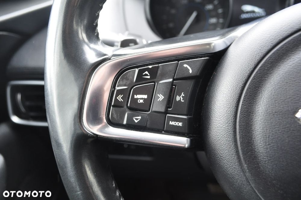 Jaguar F-Pace 2.0 i4D AWD Pure - 13