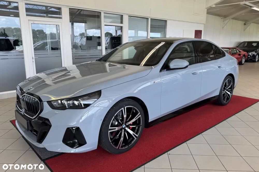 BMW Seria 5 520i mHEV M Sport - 3