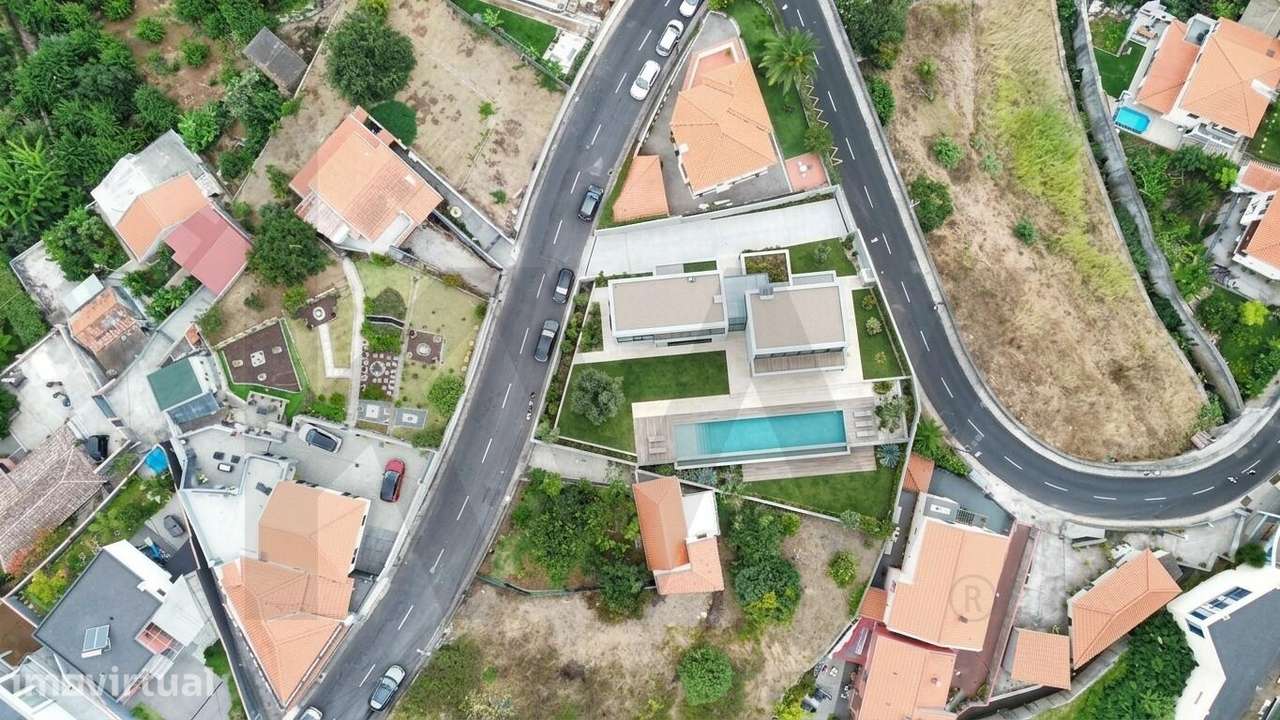 Terreno Urbano para Construção com 700 m2 - com projeto para moradia T - Grande imagem: 3/15