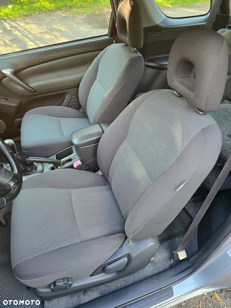 Toyota RAV4 2.0 D-4D Luna - 16