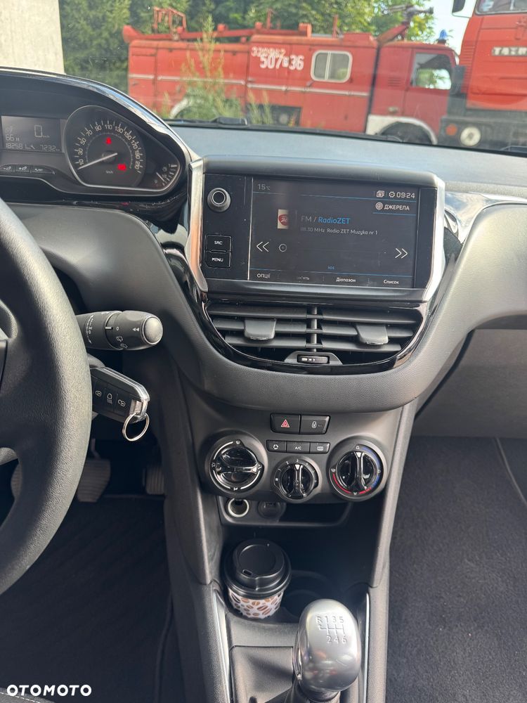 Peugeot 208 - 14