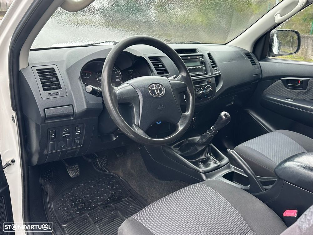 Toyota Hilux 2.5 D-4D 4WD CE CM AC - 3