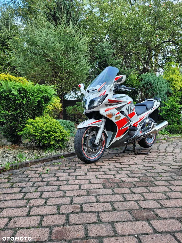 Yamaha FJR - 19