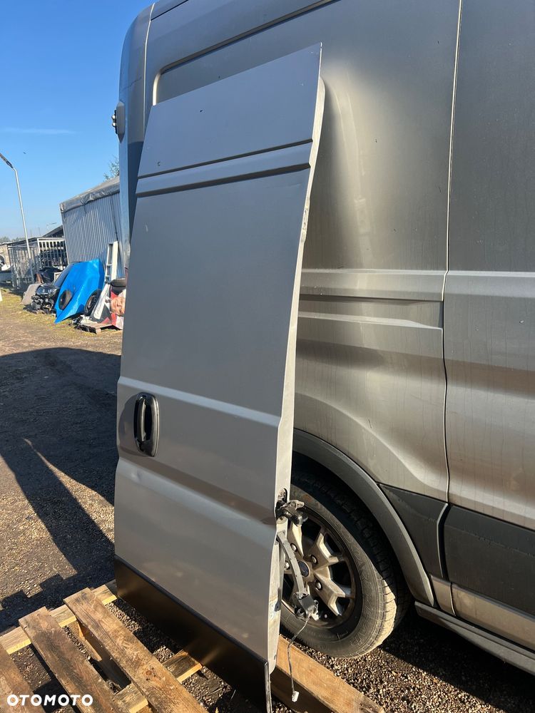 Fiat Ducato III 15r. drzwi prawy tył kpl. - 2