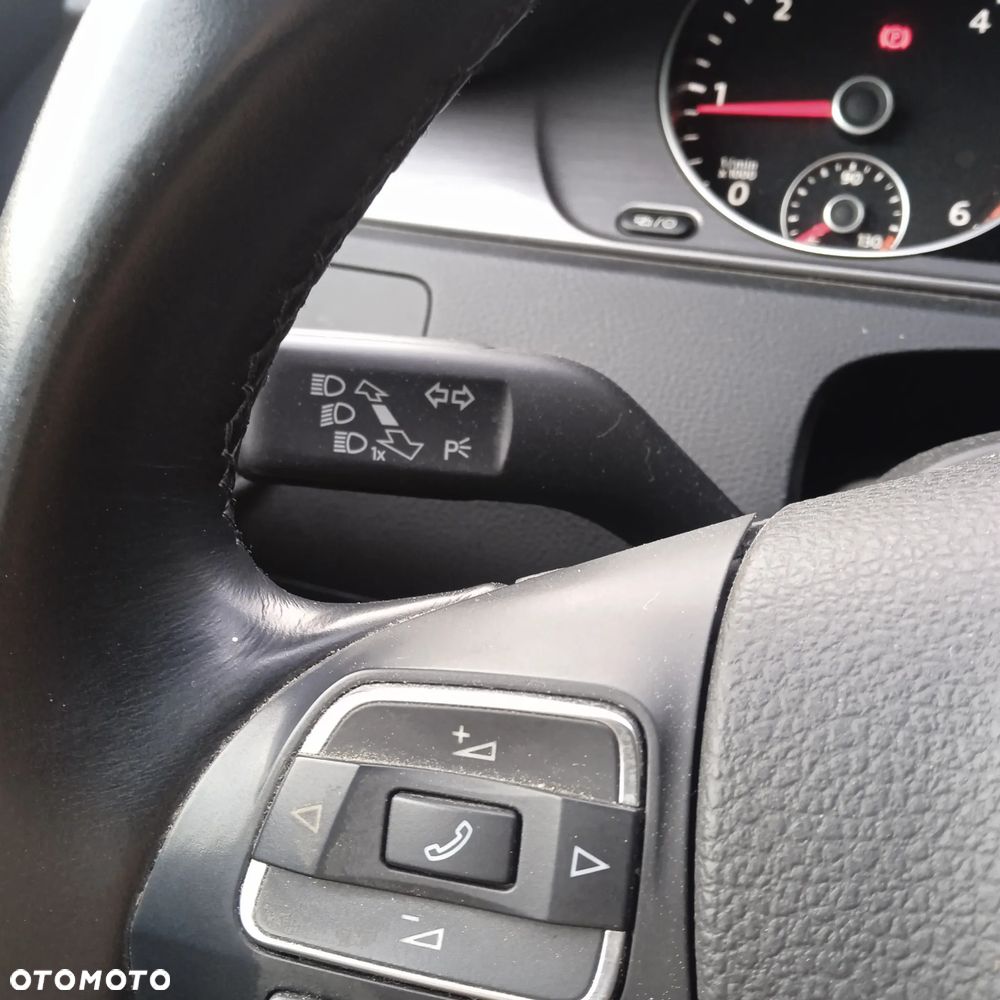 Volkswagen Passat 2.0 TDI Comfortline - 25