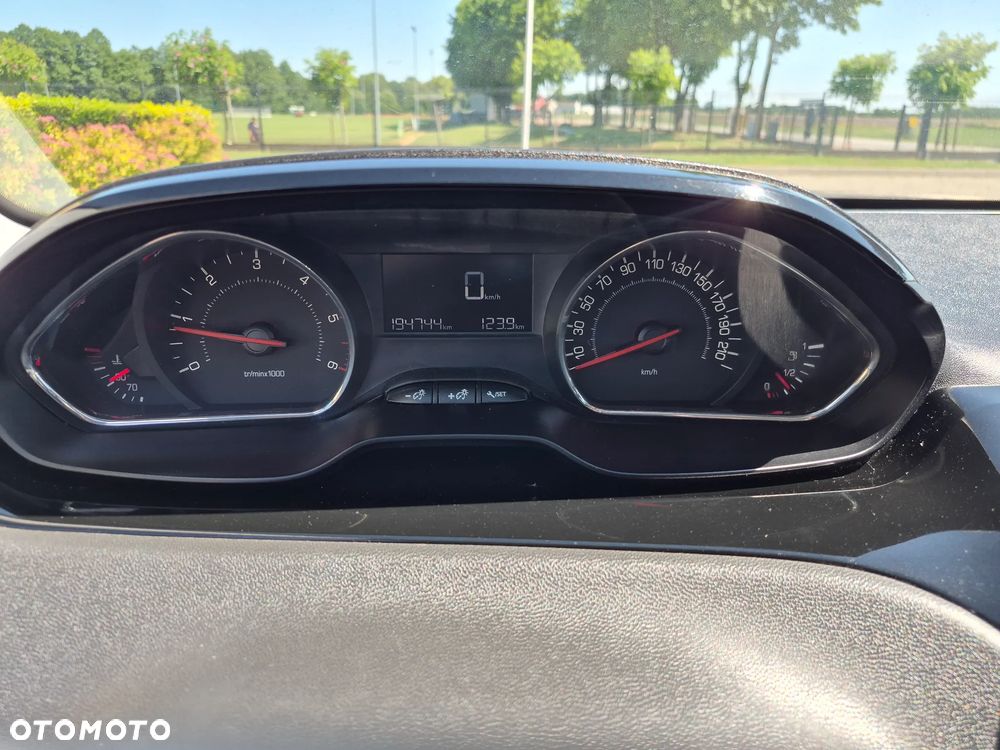 Peugeot 208 HDi 68 Access - 14