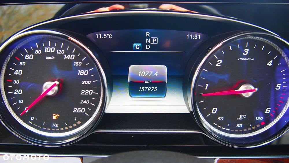 Mercedes-Benz Klasa E 220 d 4-Matic 9G-TRONIC - 8