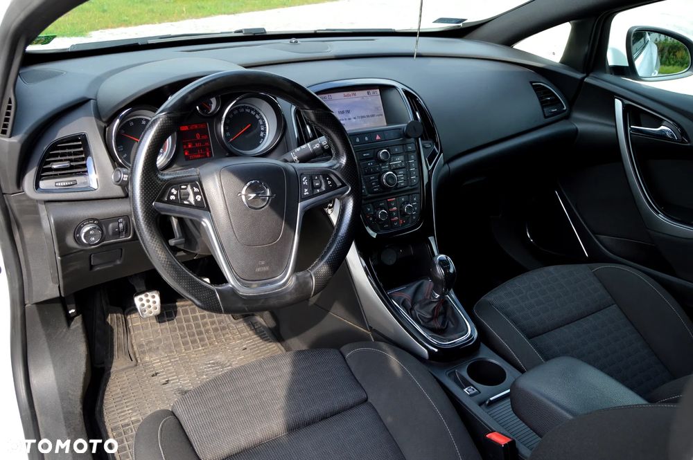 Opel Astra IV GTC 2.0 CDTI Bi-Turbo S&S - 14