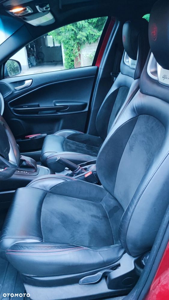 Alfa Romeo Giulietta 1750 TBi Veloce TCT - 10