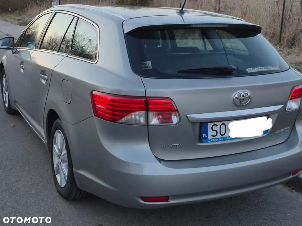 Toyota Avensis 2014 photo 3